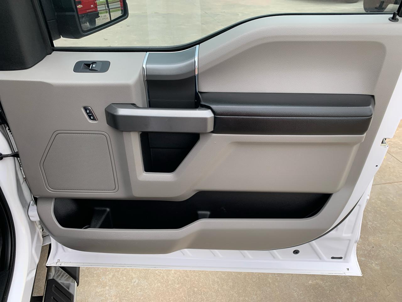Ford F-150 2WD SuperCrew 139" XLT 2016