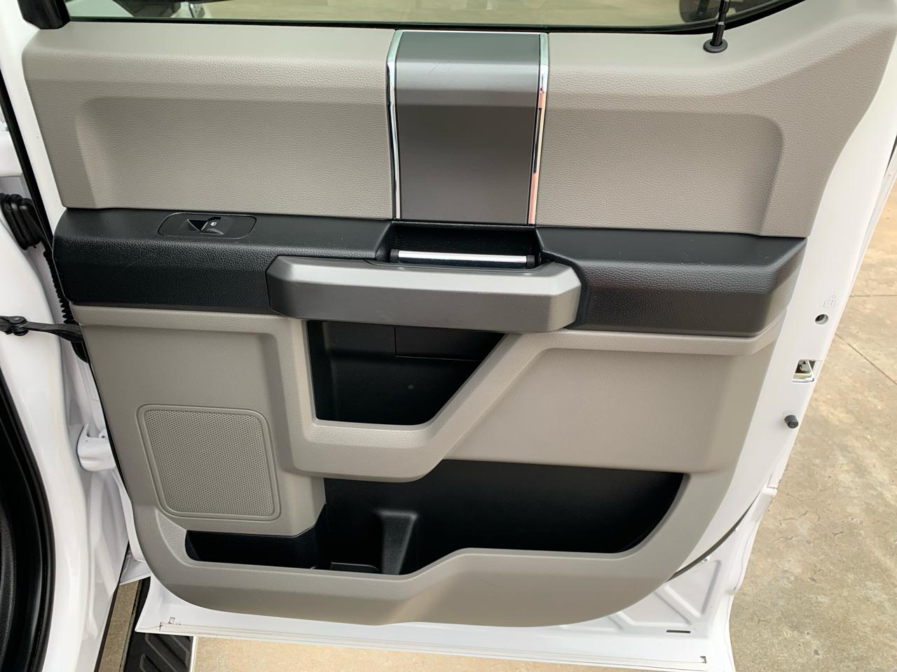Ford F-150 2WD SuperCrew 139" XLT 2016