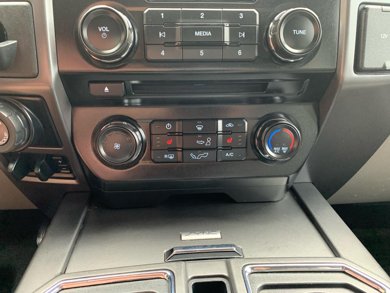 Ford F-150 2WD SuperCrew 139" XLT 2016