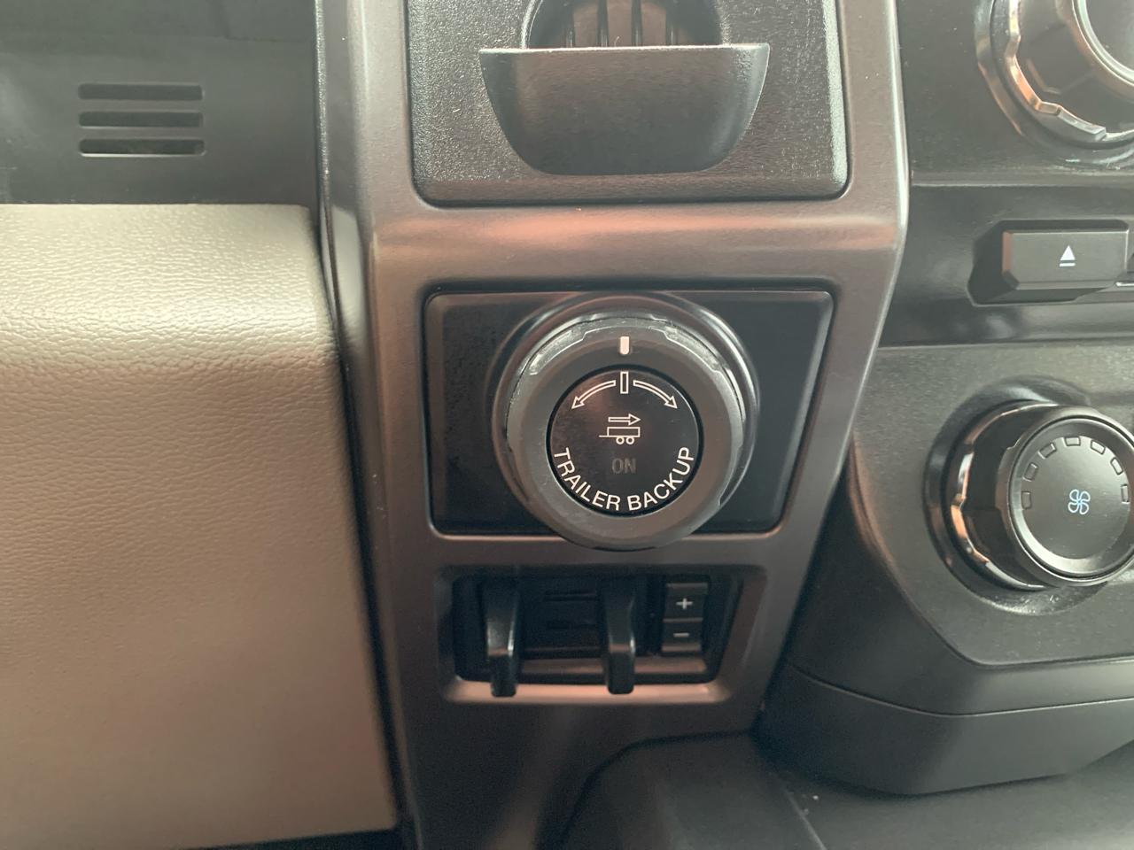 Ford F-150 2WD SuperCrew 139" XLT 2016
