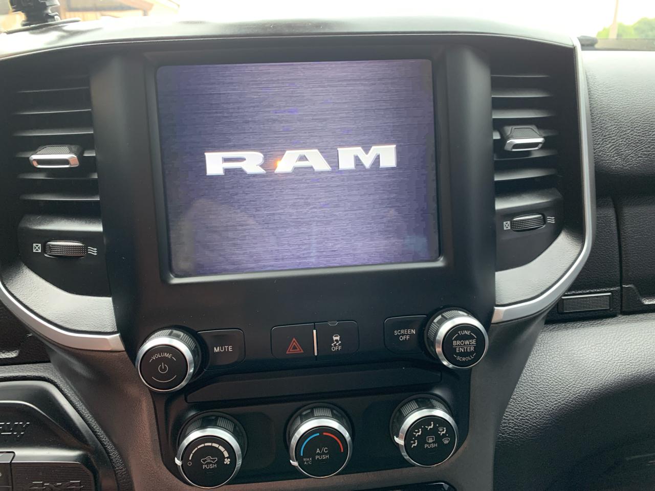 RAM 2500 Big Horn 4x4 Crew Cab 6'4" Box 2021