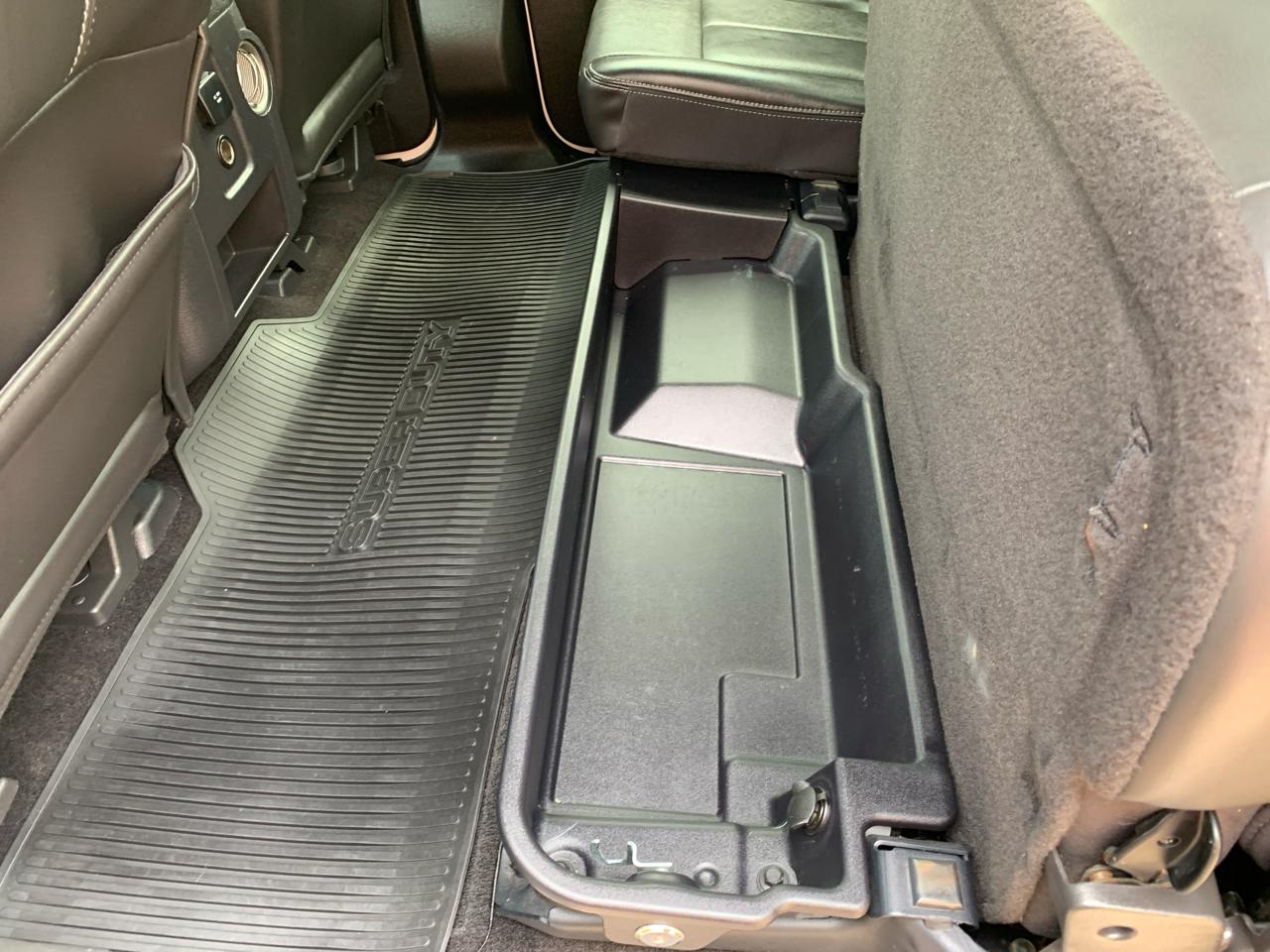 Ford Super Duty F-350 DRW 2WD Crew Cab 172" Lariat 2011