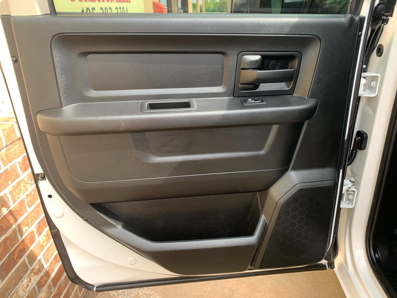 RAM 2500 Tradesman 4x4 Crew Cab 6'4" Box 2018