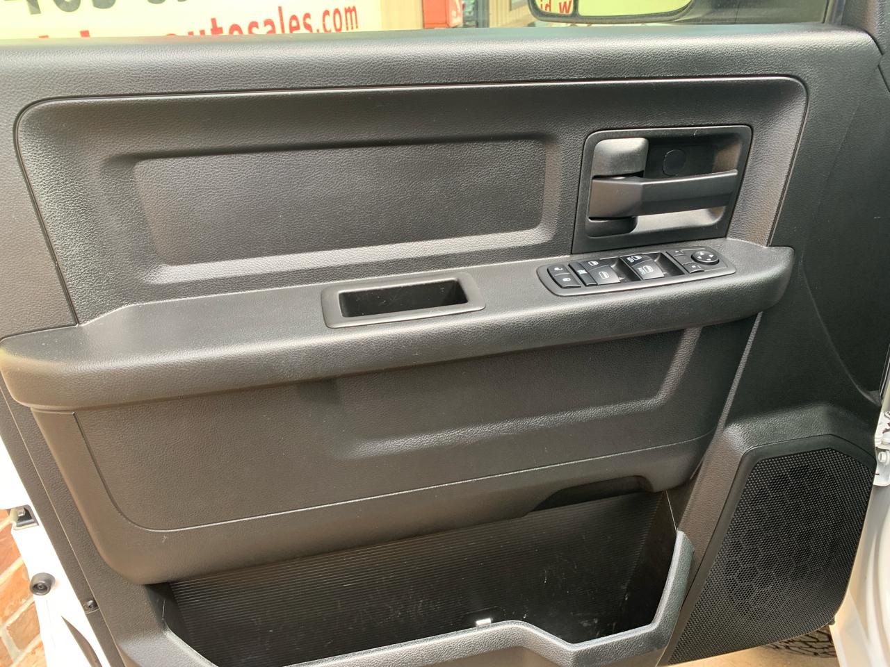 RAM 2500 Tradesman 4x4 Crew Cab 6'4" Box 2018