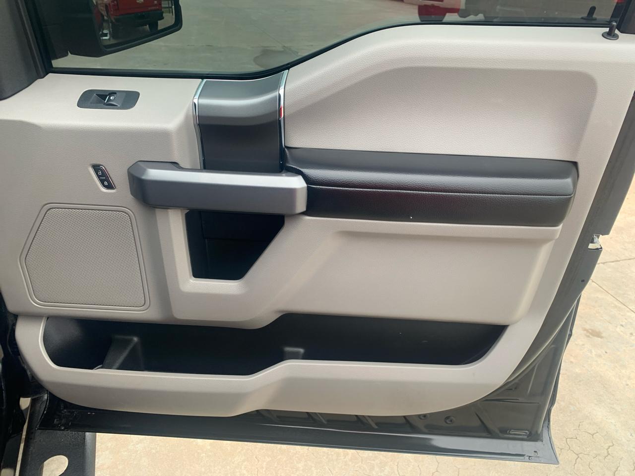 Ford F-150 4WD SuperCrew 139" XLT 2016