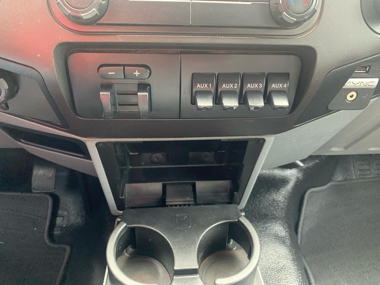 Ford Super Duty F-250 SRW 4WD Crew Cab 172" XL 2016