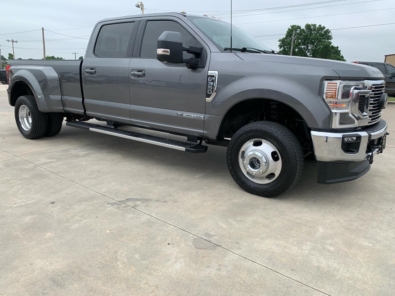 Ford Super Duty F-350 DRW Crew Cab 172" Lariat 4WD 2022