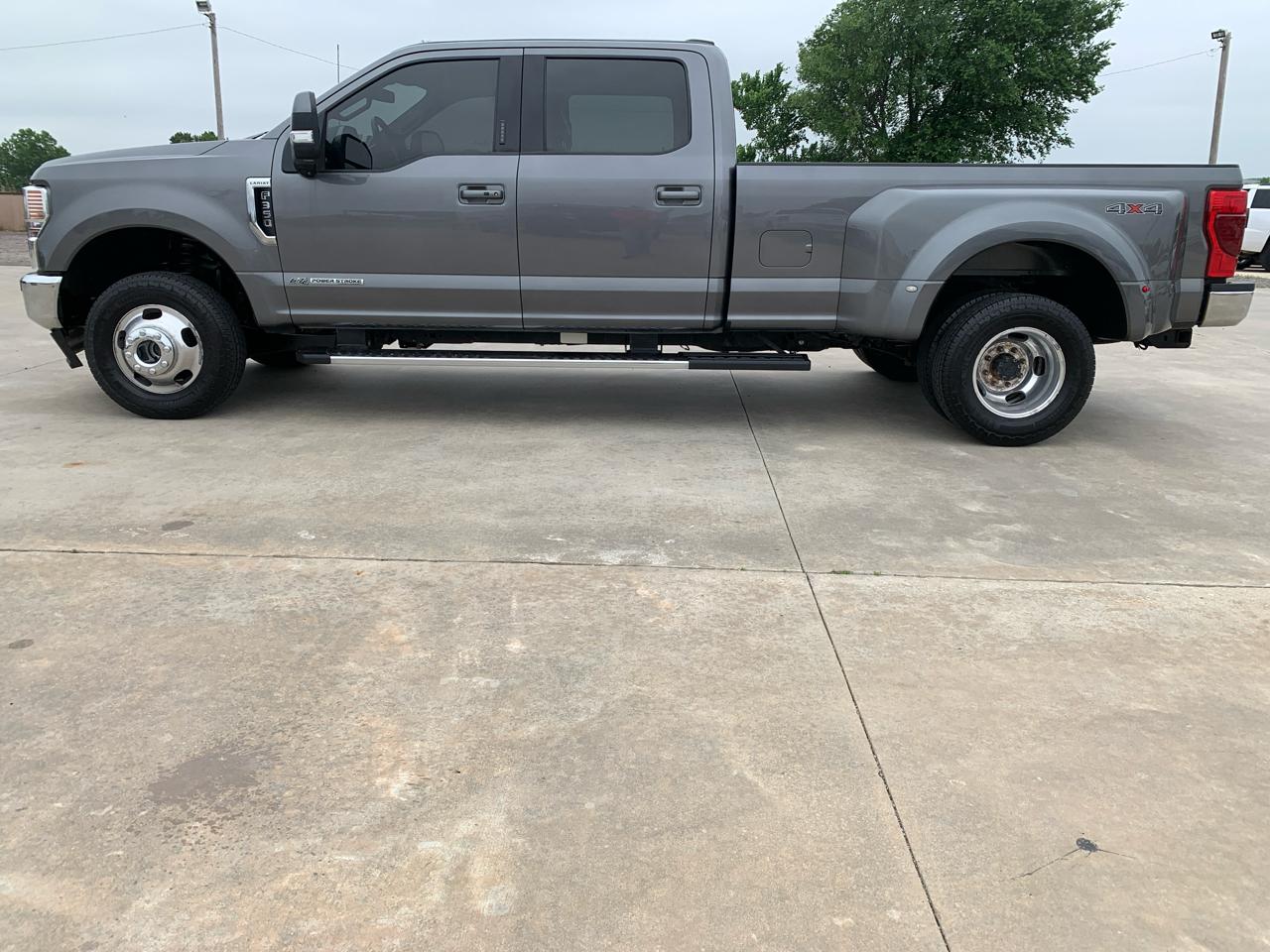 Ford Super Duty F-350 DRW Crew Cab 172" Lariat 4WD 2022
