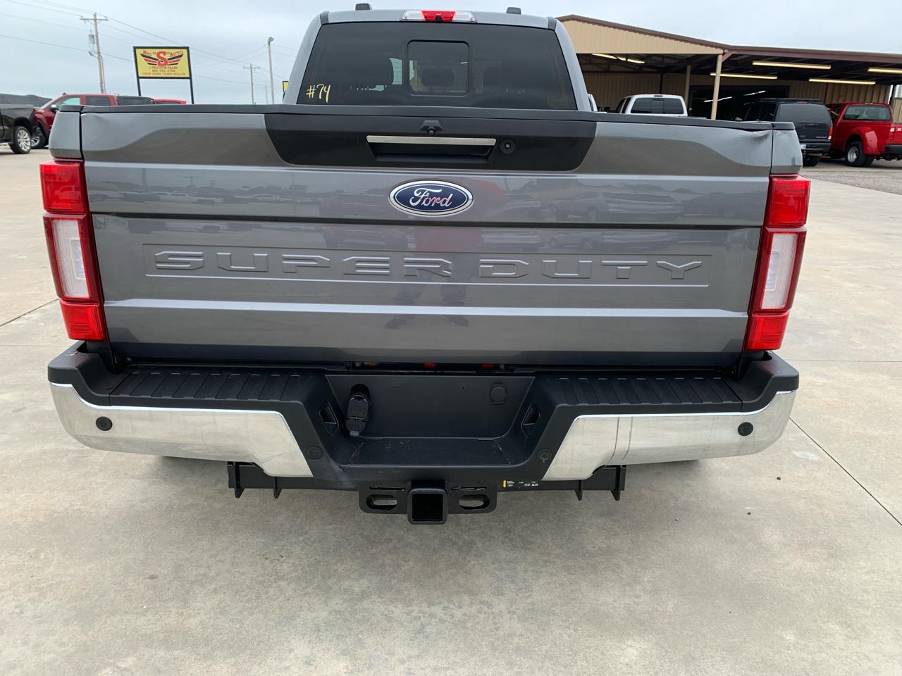 Ford Super Duty F-350 DRW Crew Cab 172" Lariat 4WD 2022