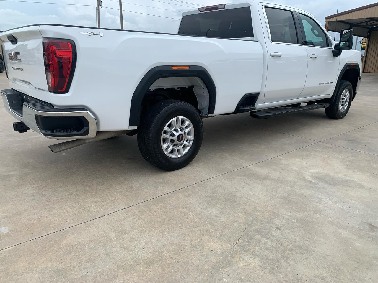 GMC Sierra 2500HD 4WD Crew Cab 172" SLE 2023
