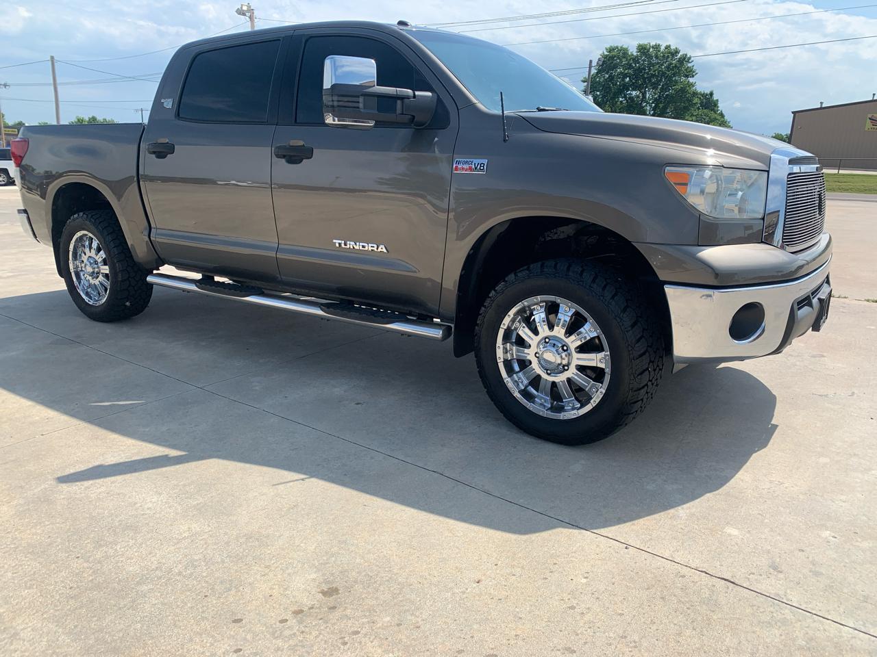 Toyota Tundra 4WD Truck CrewMax 5.7L FFV V8 6-Spd AT (Natl) 2012