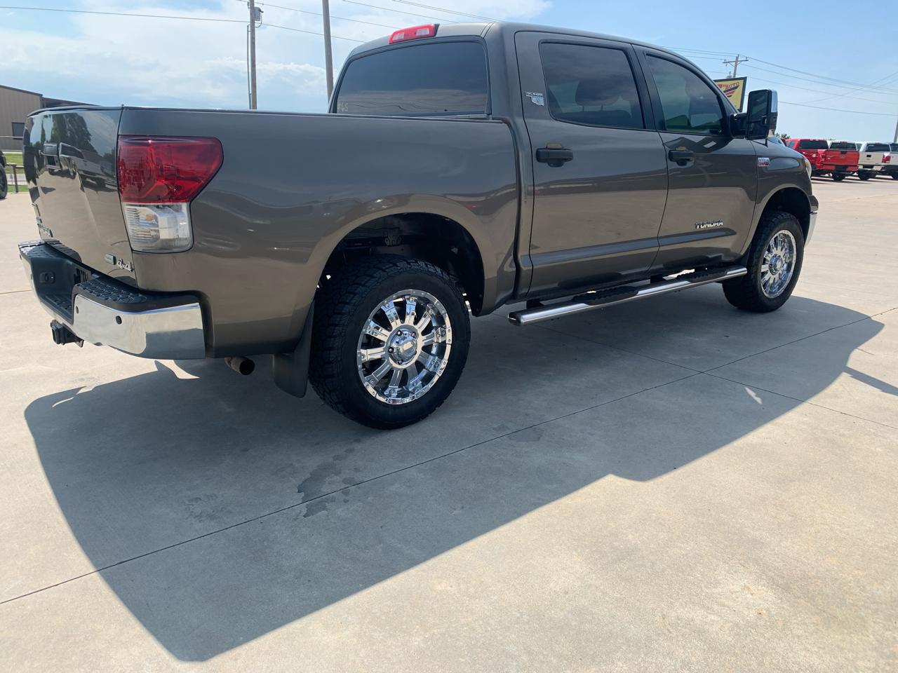Toyota Tundra 4WD Truck CrewMax 5.7L FFV V8 6-Spd AT (Natl) 2012