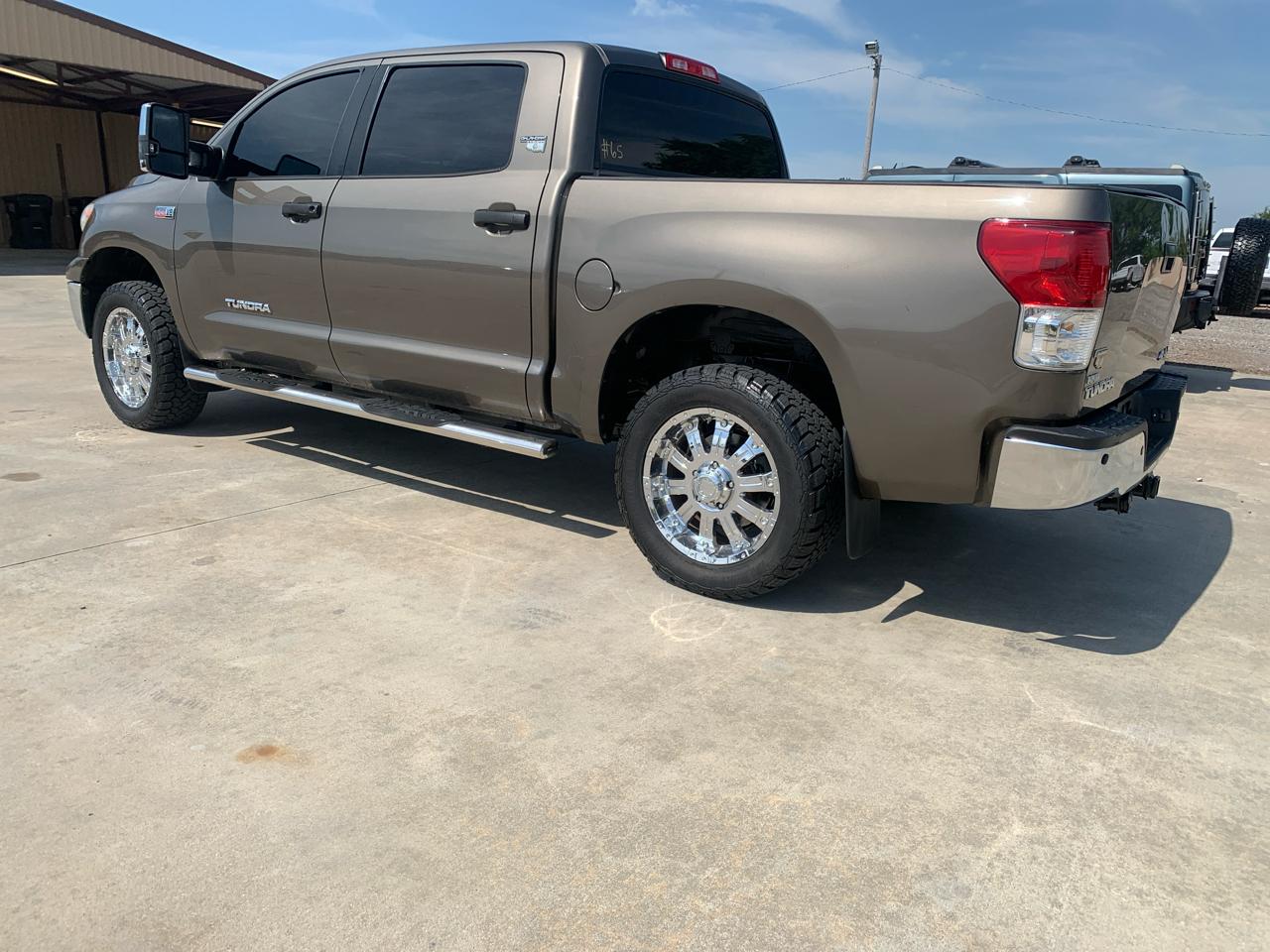 Toyota Tundra 4WD Truck CrewMax 5.7L FFV V8 6-Spd AT (Natl) 2012