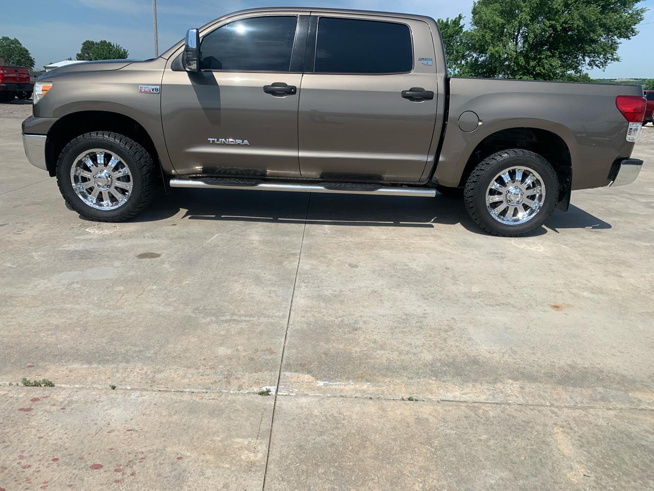 Toyota Tundra 4WD Truck CrewMax 5.7L FFV V8 6-Spd AT (Natl) 2012