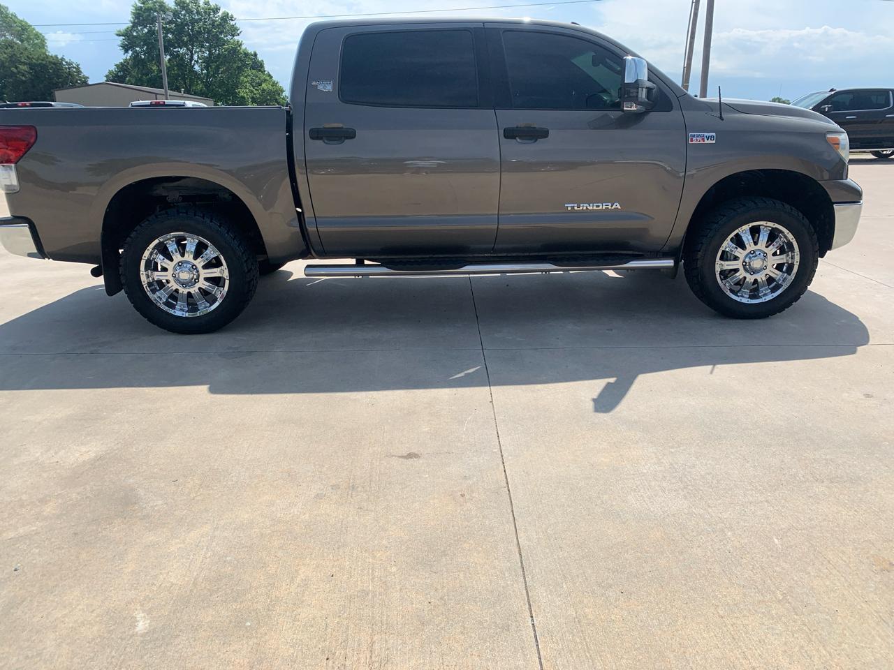 Toyota Tundra 4WD Truck CrewMax 5.7L FFV V8 6-Spd AT (Natl) 2012