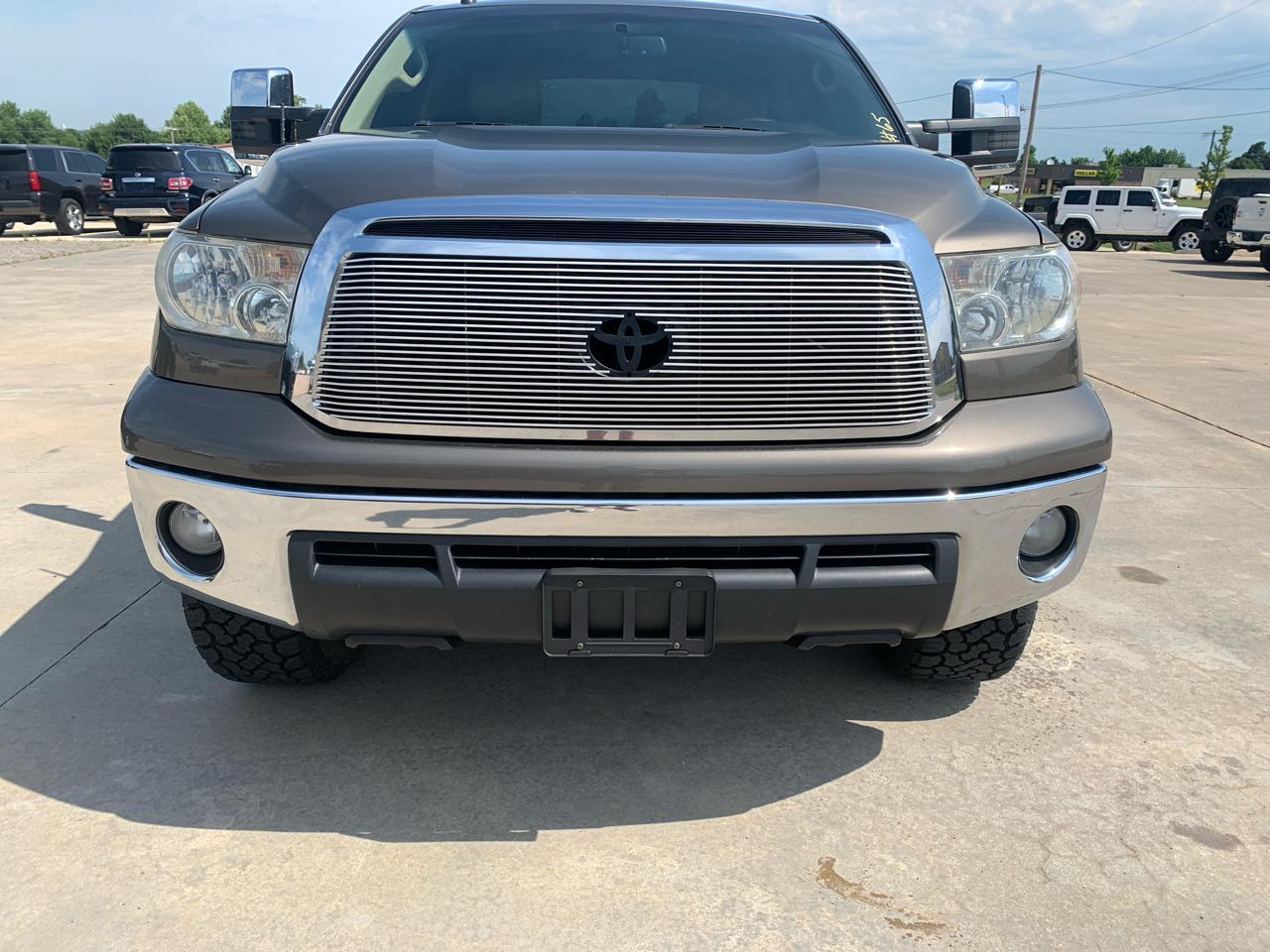 Toyota Tundra 4WD Truck CrewMax 5.7L FFV V8 6-Spd AT (Natl) 2012