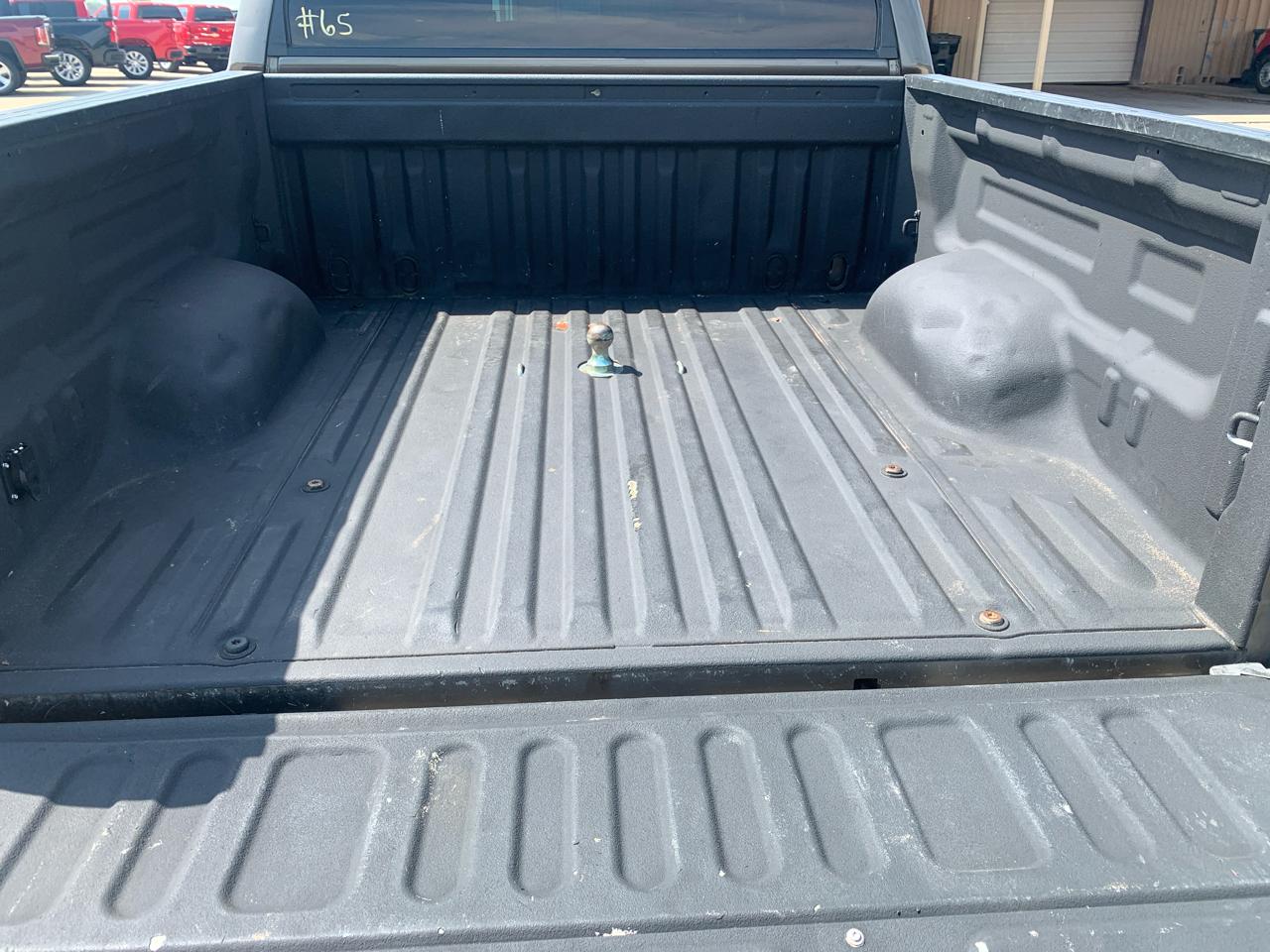 Toyota Tundra 4WD Truck CrewMax 5.7L FFV V8 6-Spd AT (Natl) 2012