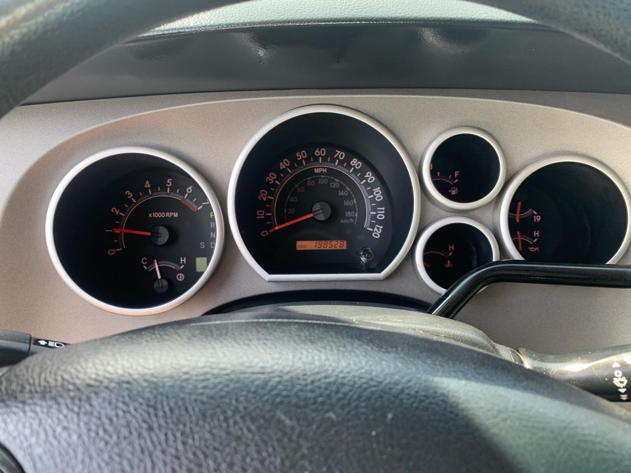 Toyota Tundra 4WD Truck CrewMax 5.7L FFV V8 6-Spd AT (Natl) 2012