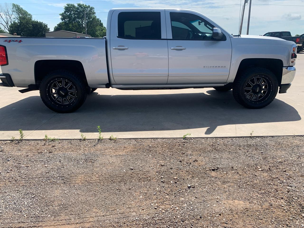 Chevrolet Silverado 1500 4WD Crew Cab 143.5" LT w/1LT 2016