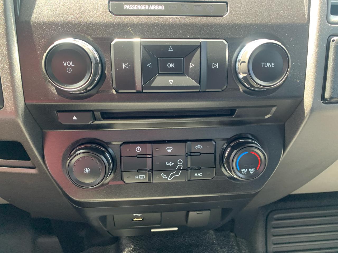 Ford Super Duty F-250 SRW King Ranch 4WD Crew Cab 8' Box 2017