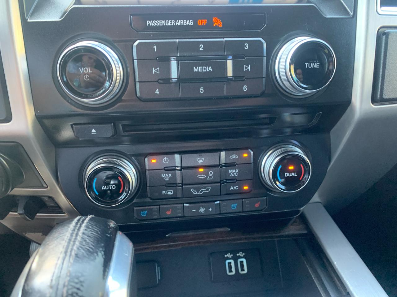 Ford F-150 4WD SuperCrew 145" Platinum 2016