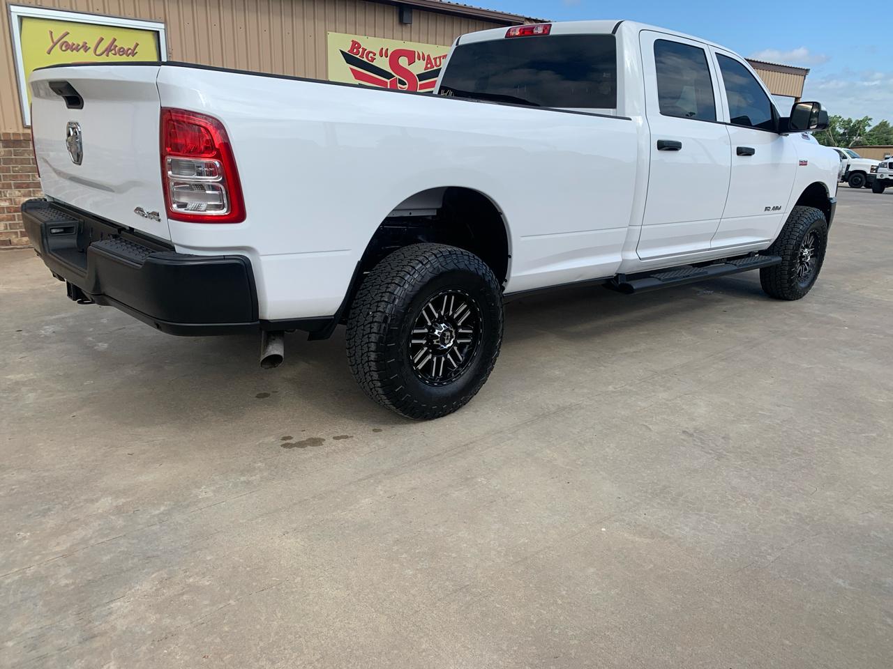 RAM 2500 Tradesman 4x4 Crew Cab 8' Box 2022