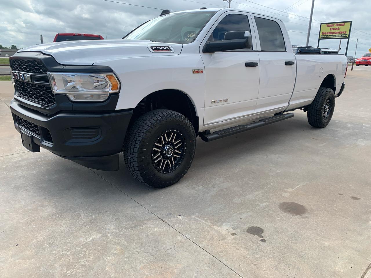 RAM 2500 Tradesman 4x4 Crew Cab 8' Box 2022
