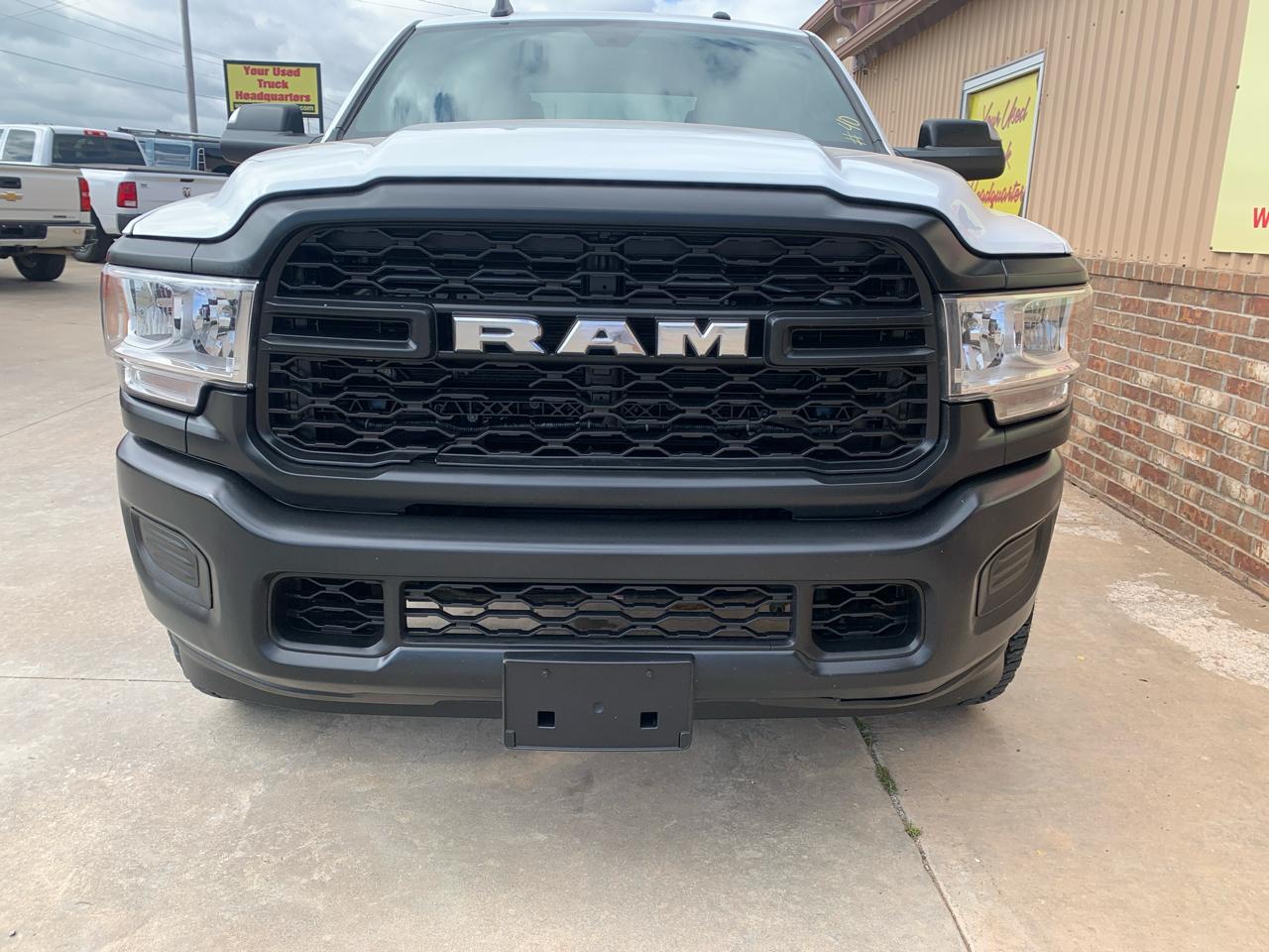RAM 2500 Tradesman 4x4 Crew Cab 8' Box 2022