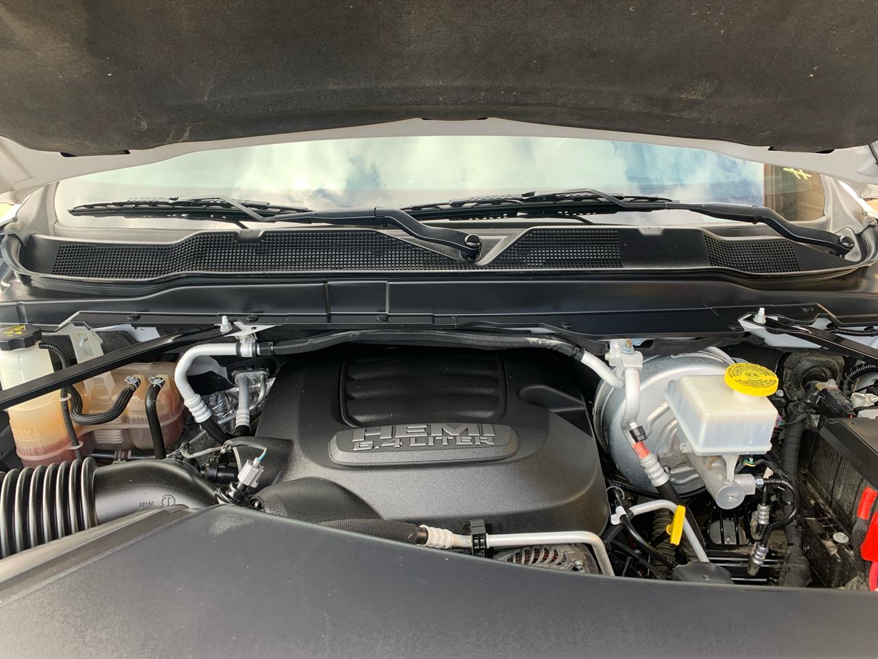 RAM 2500 Tradesman 4x4 Crew Cab 8' Box 2022