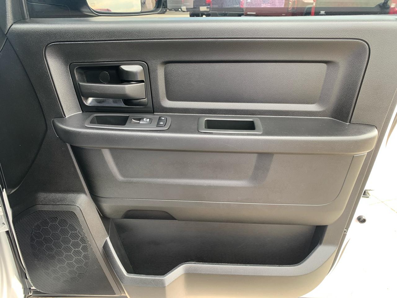 RAM 2500 Tradesman 4x4 Crew Cab 8' Box 2022