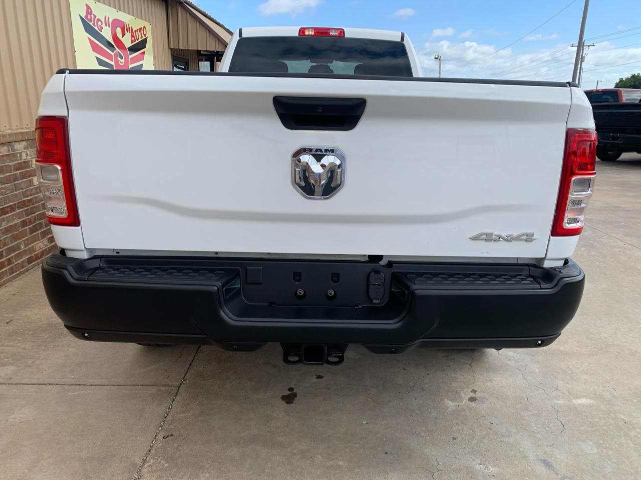 RAM 2500 Tradesman 4x4 Crew Cab 8' Box 2022