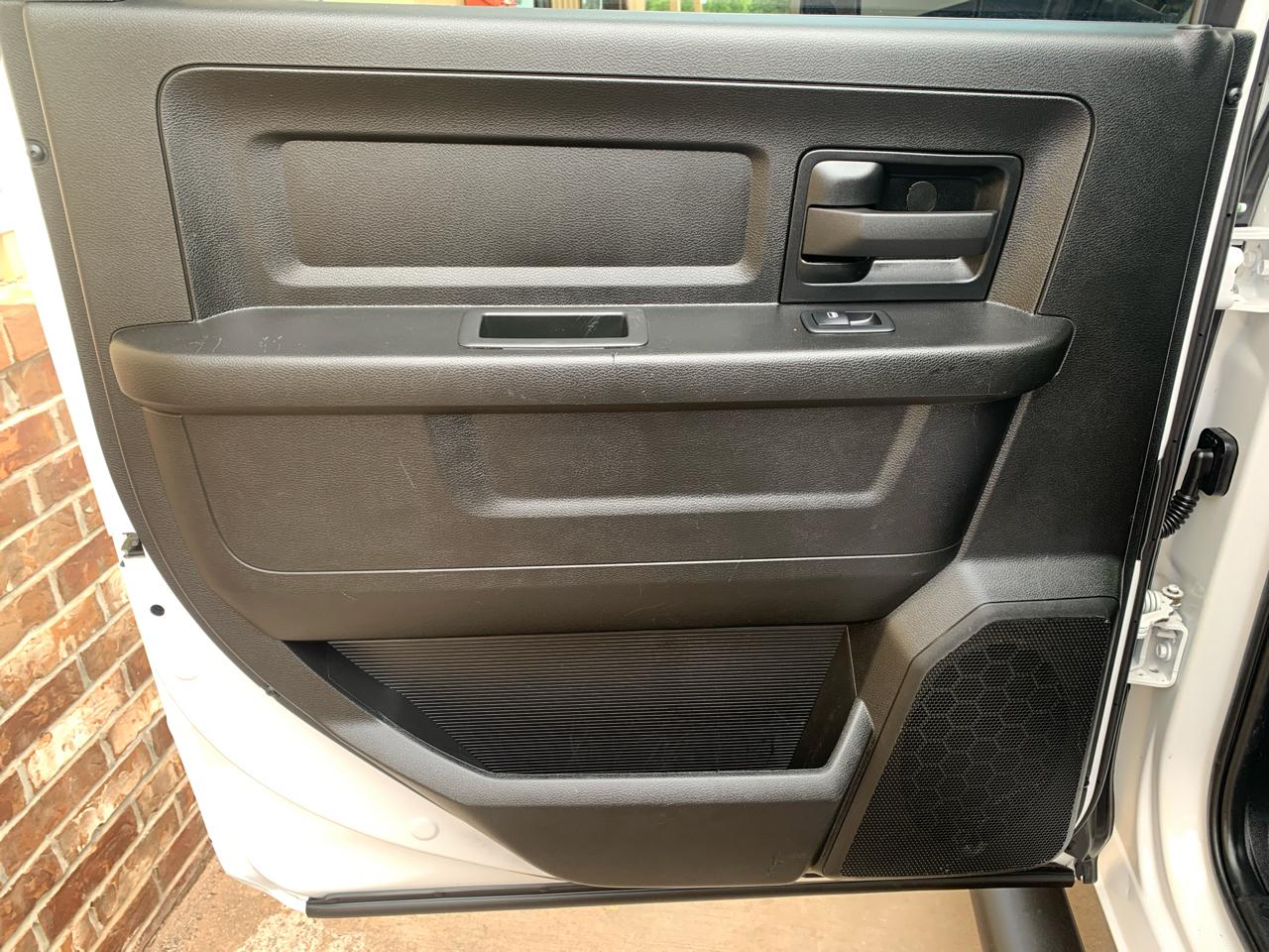 RAM 2500 Tradesman 4x4 Crew Cab 8' Box 2022