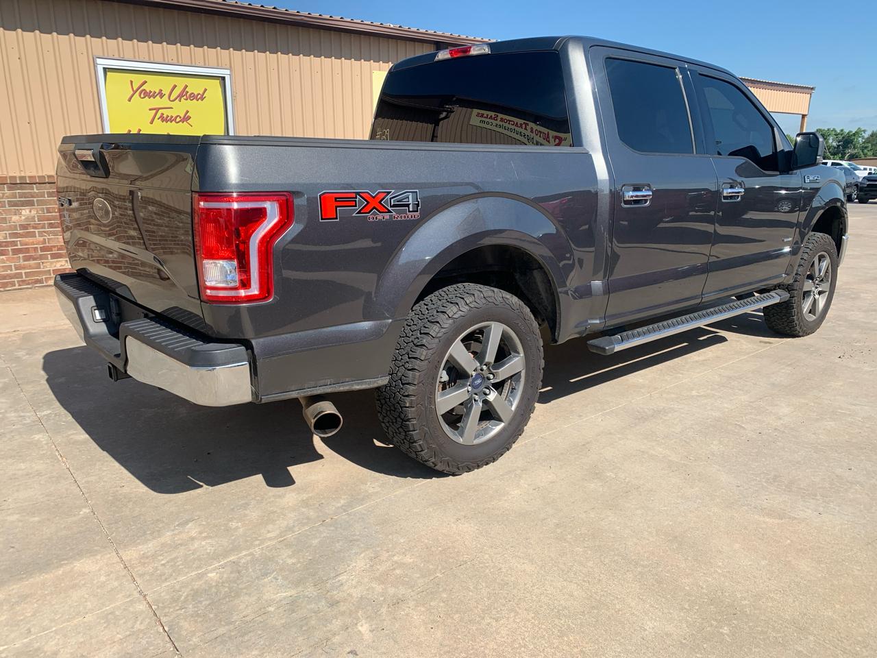 Ford F-150 4WD SuperCrew 145" Lariat 2015