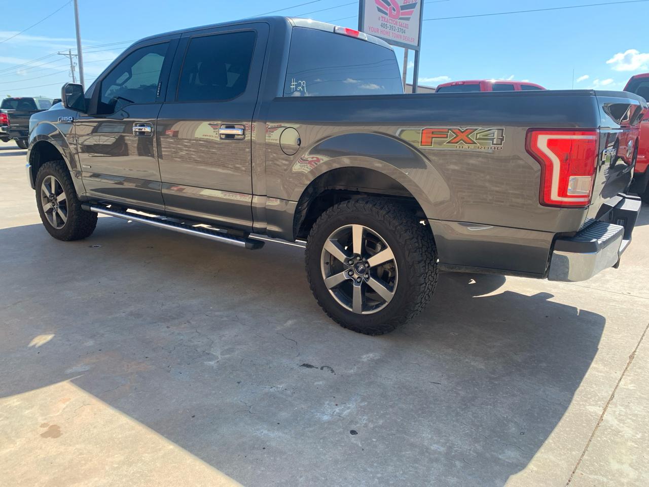 Ford F-150 4WD SuperCrew 145" Lariat 2015