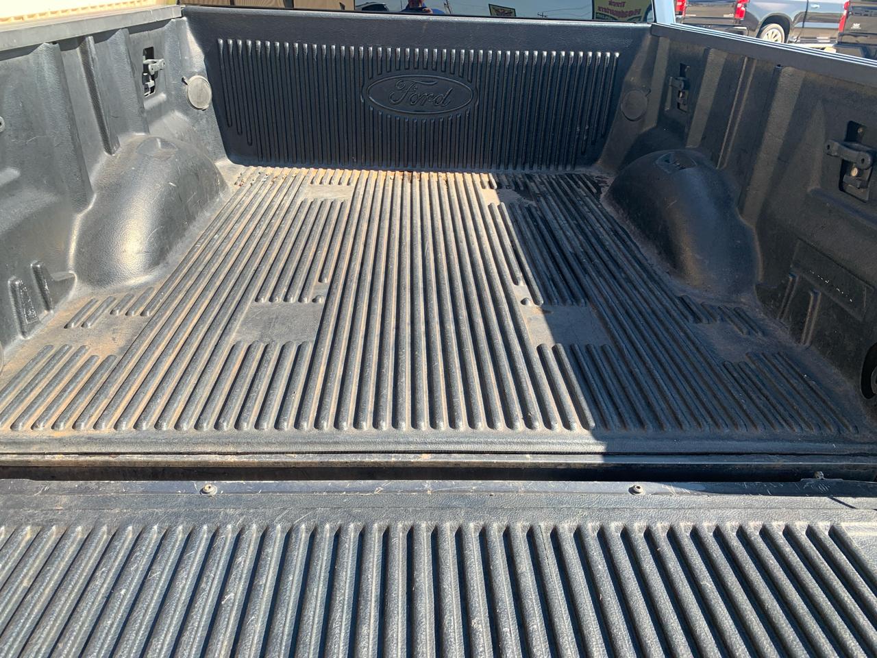 Ford F-150 4WD SuperCrew 145" Lariat 2015