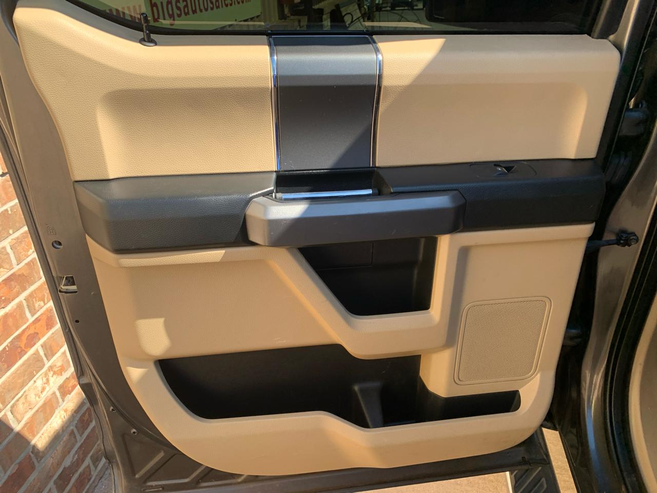 Ford F-150 4WD SuperCrew 145" Lariat 2015
