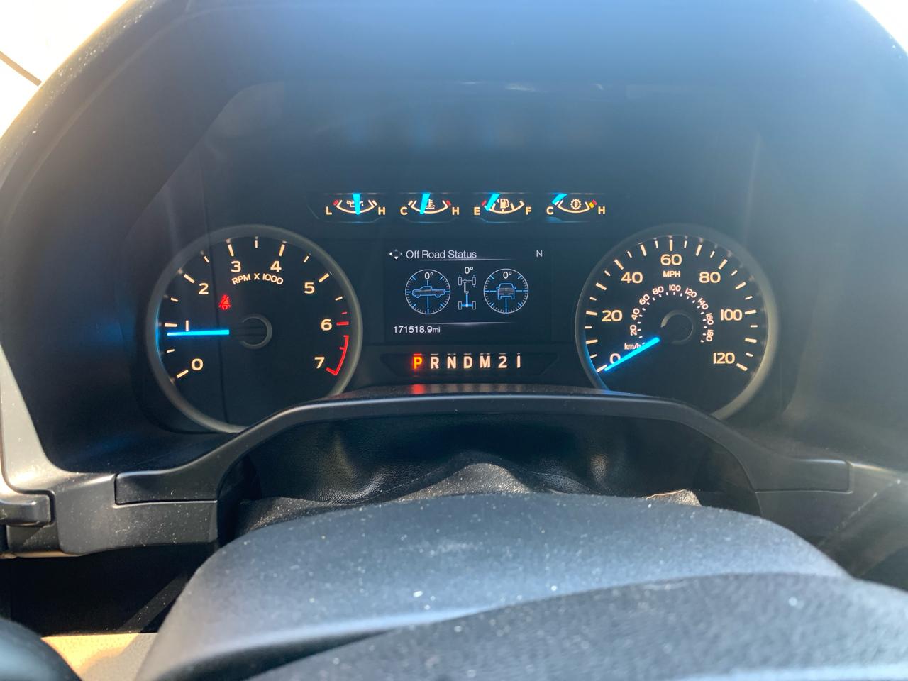 Ford F-150 4WD SuperCrew 145" Lariat 2015