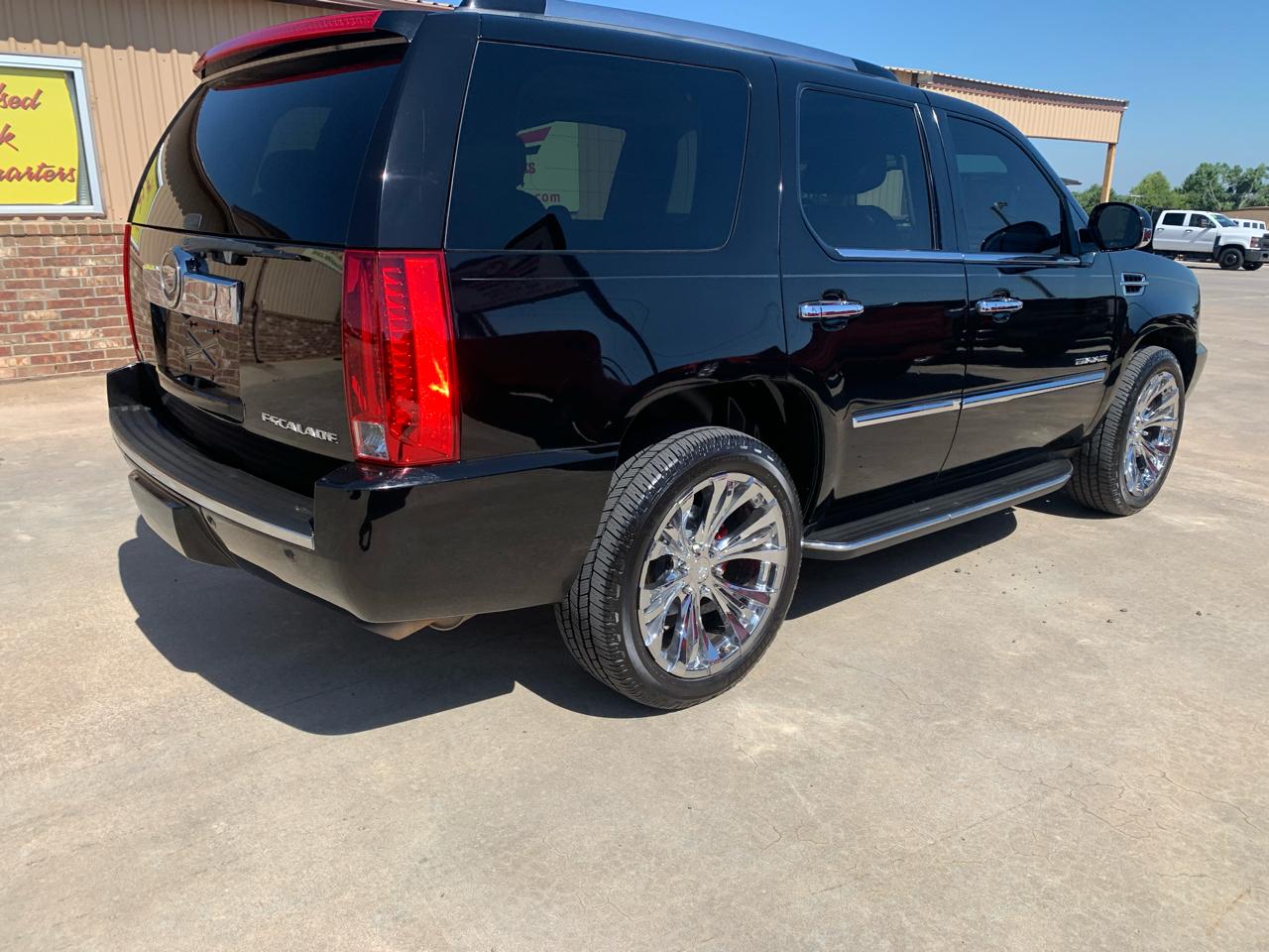Cadillac Escalade 2WD 4dr Luxury 2011