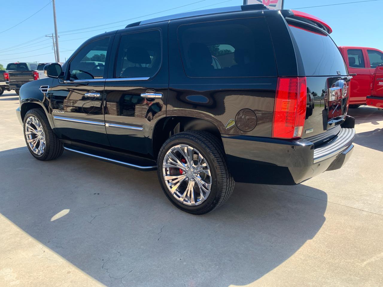 Cadillac Escalade 2WD 4dr Luxury 2011