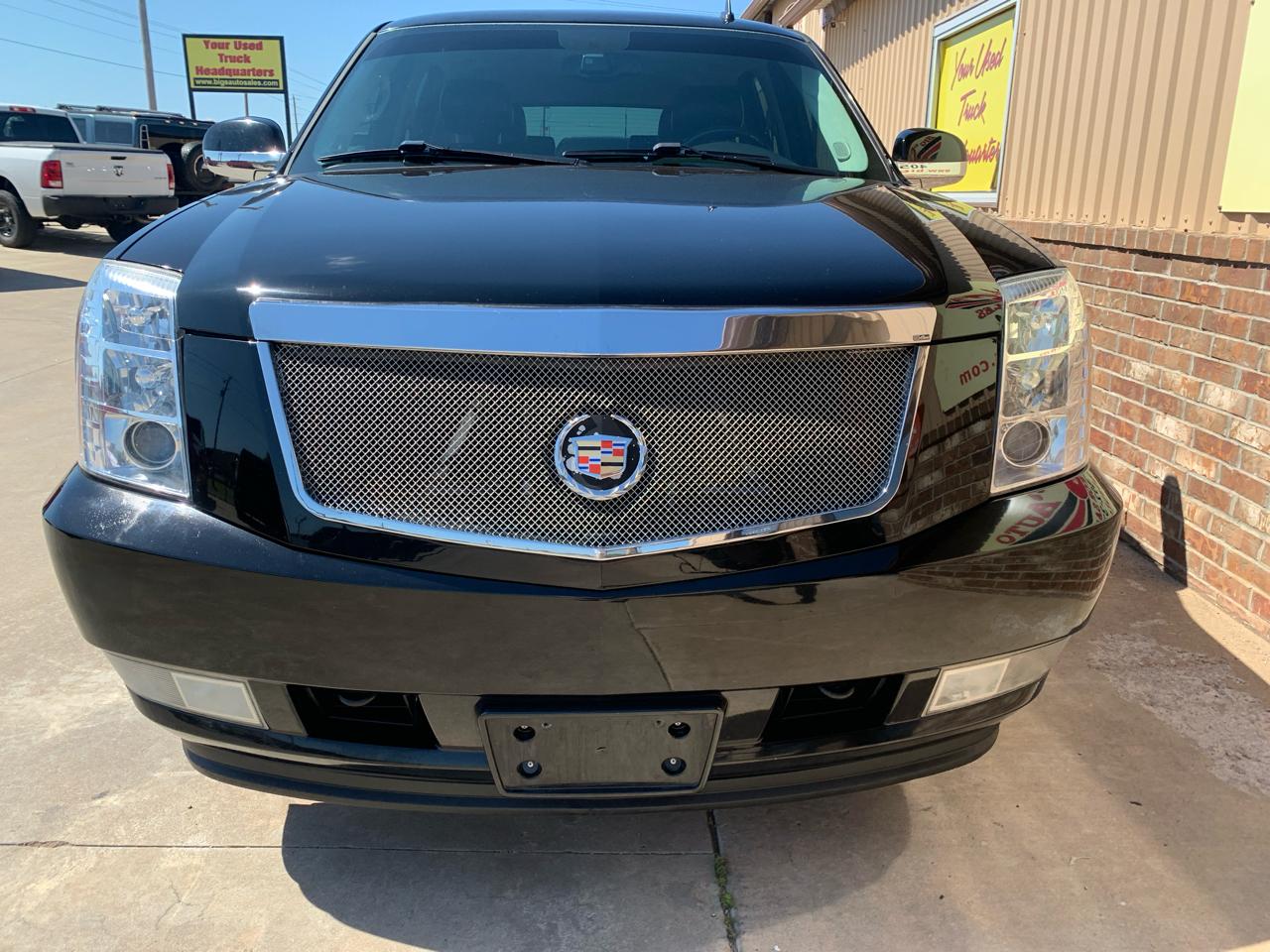 Cadillac Escalade 2WD 4dr Luxury 2011