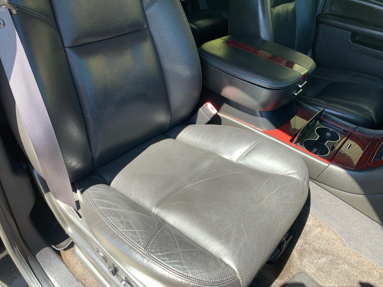 Cadillac Escalade 2WD 4dr Luxury 2011