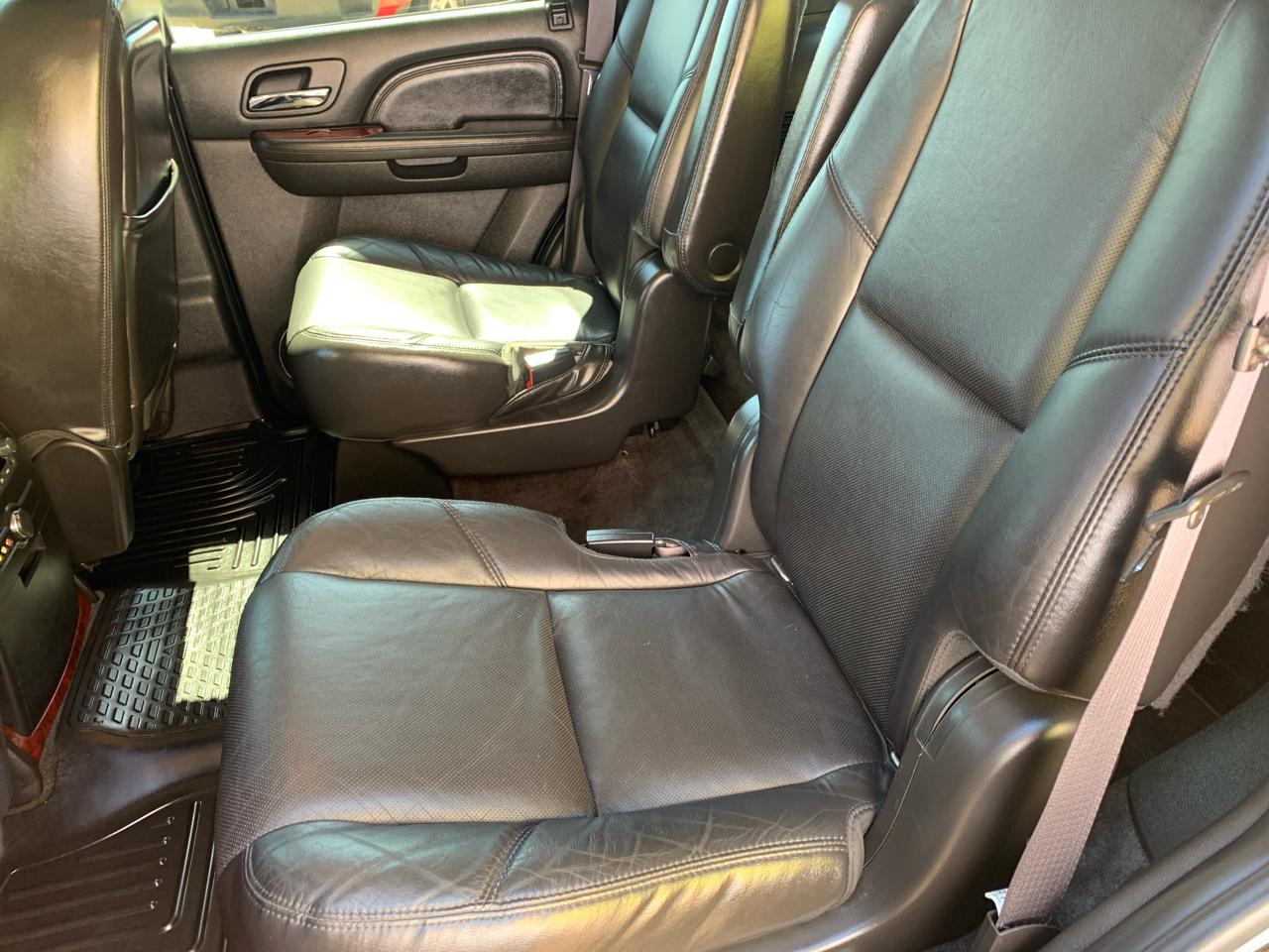 Cadillac Escalade 2WD 4dr Luxury 2011