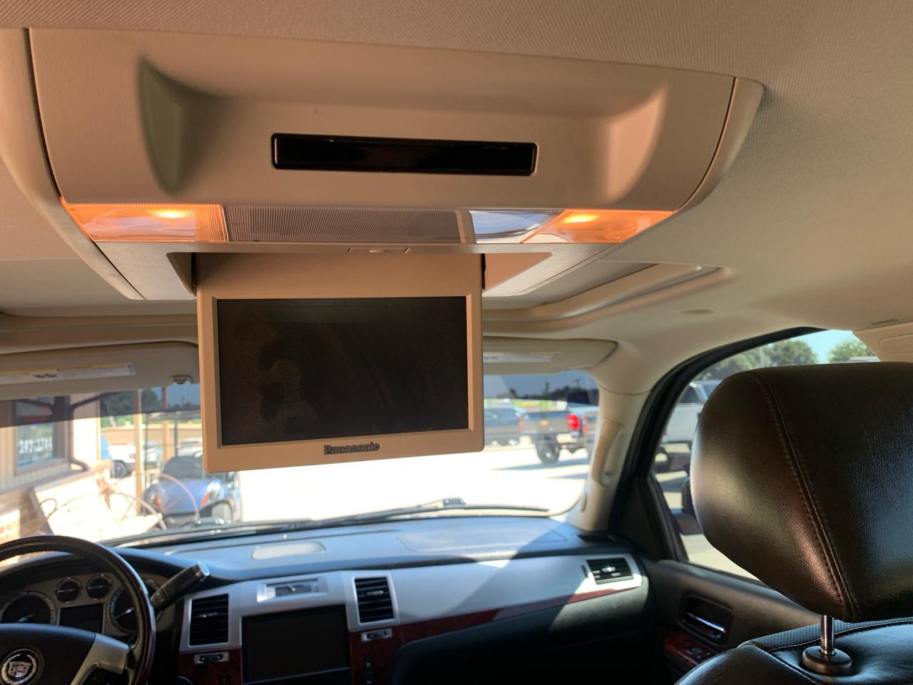 Cadillac Escalade 2WD 4dr Luxury 2011