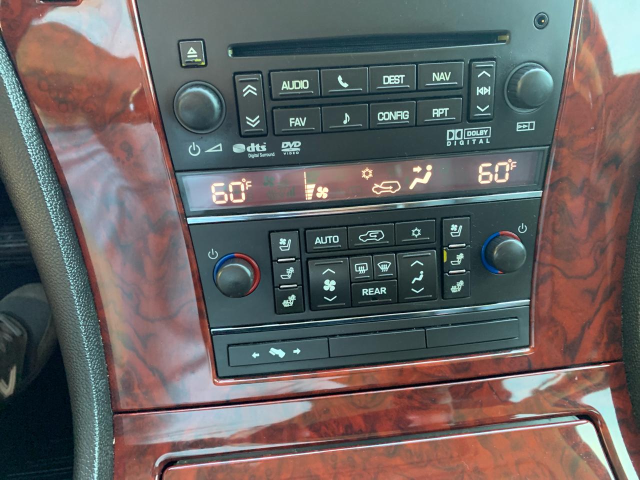 Cadillac Escalade 2WD 4dr Luxury 2011