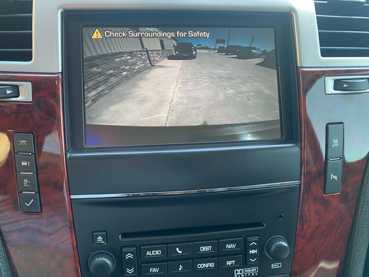 Cadillac Escalade 2WD 4dr Luxury 2011