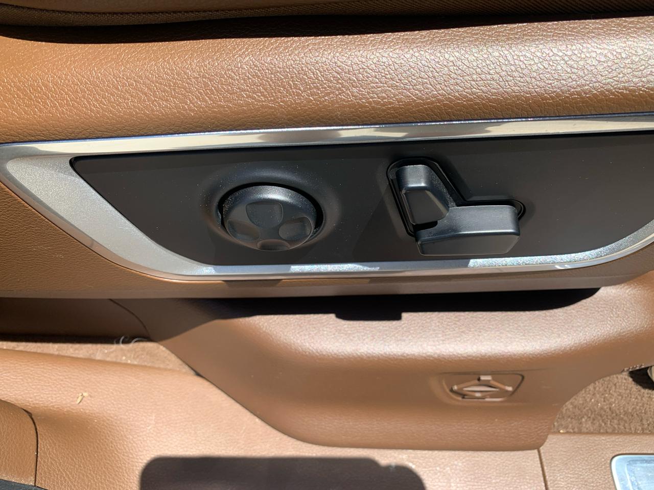 RAM 1500 Laramie 4x4 Crew Cab 5'7" Box 2019