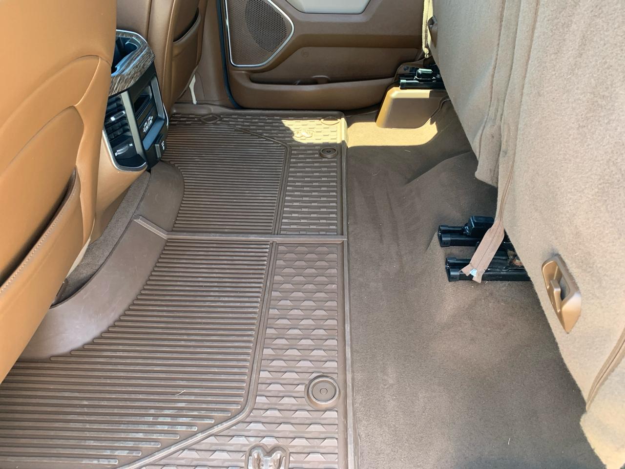 RAM 1500 Laramie 4x4 Crew Cab 5'7" Box 2019