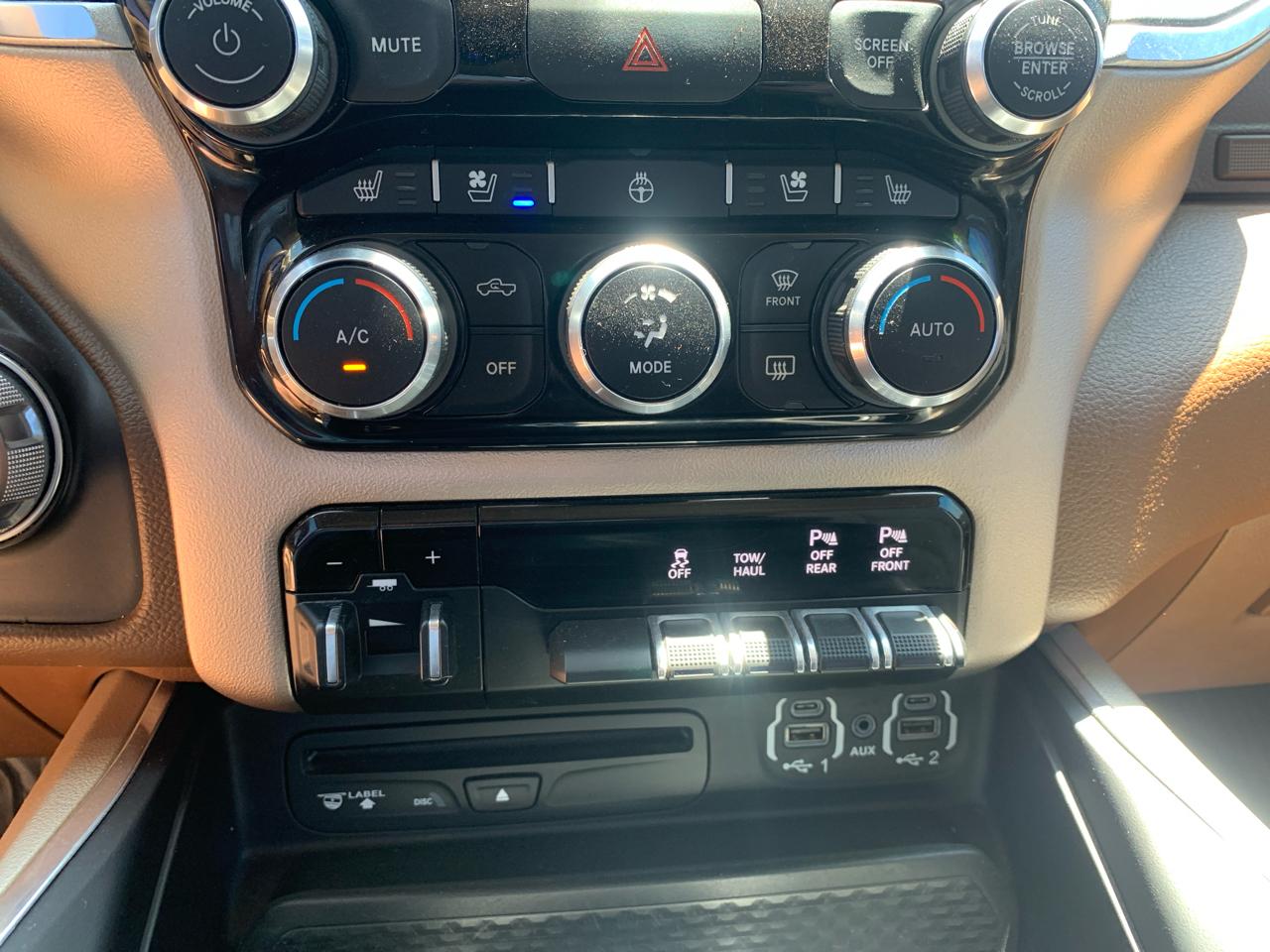 RAM 1500 Laramie 4x4 Crew Cab 5'7" Box 2019