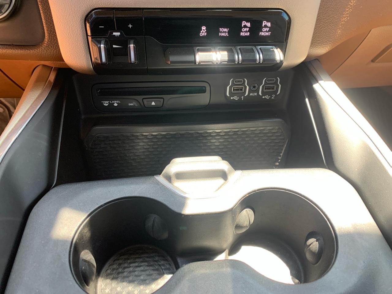 RAM 1500 Laramie 4x4 Crew Cab 5'7" Box 2019