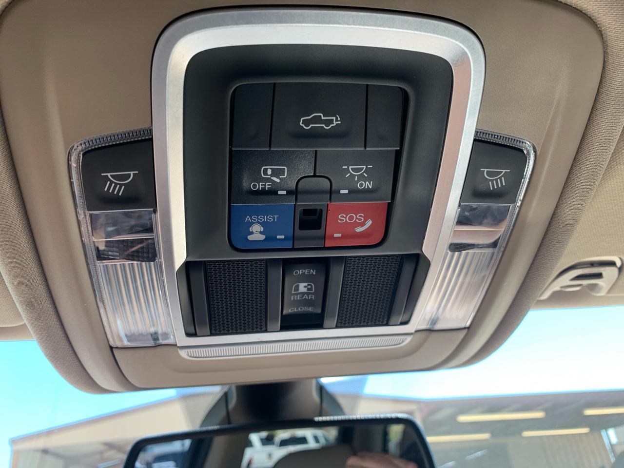 RAM 1500 Laramie 4x4 Crew Cab 5'7" Box 2019